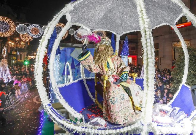 Cabalgata de Reyes Vigo 2018 | Vigo se vuelca con una cabalgata de cuento
