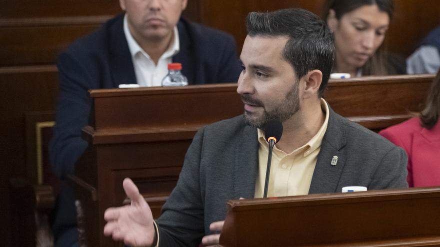 Fotogalería: La intervención de Marta Barrachina y el abandono del pleno de los diputados del PSPV de Castellón