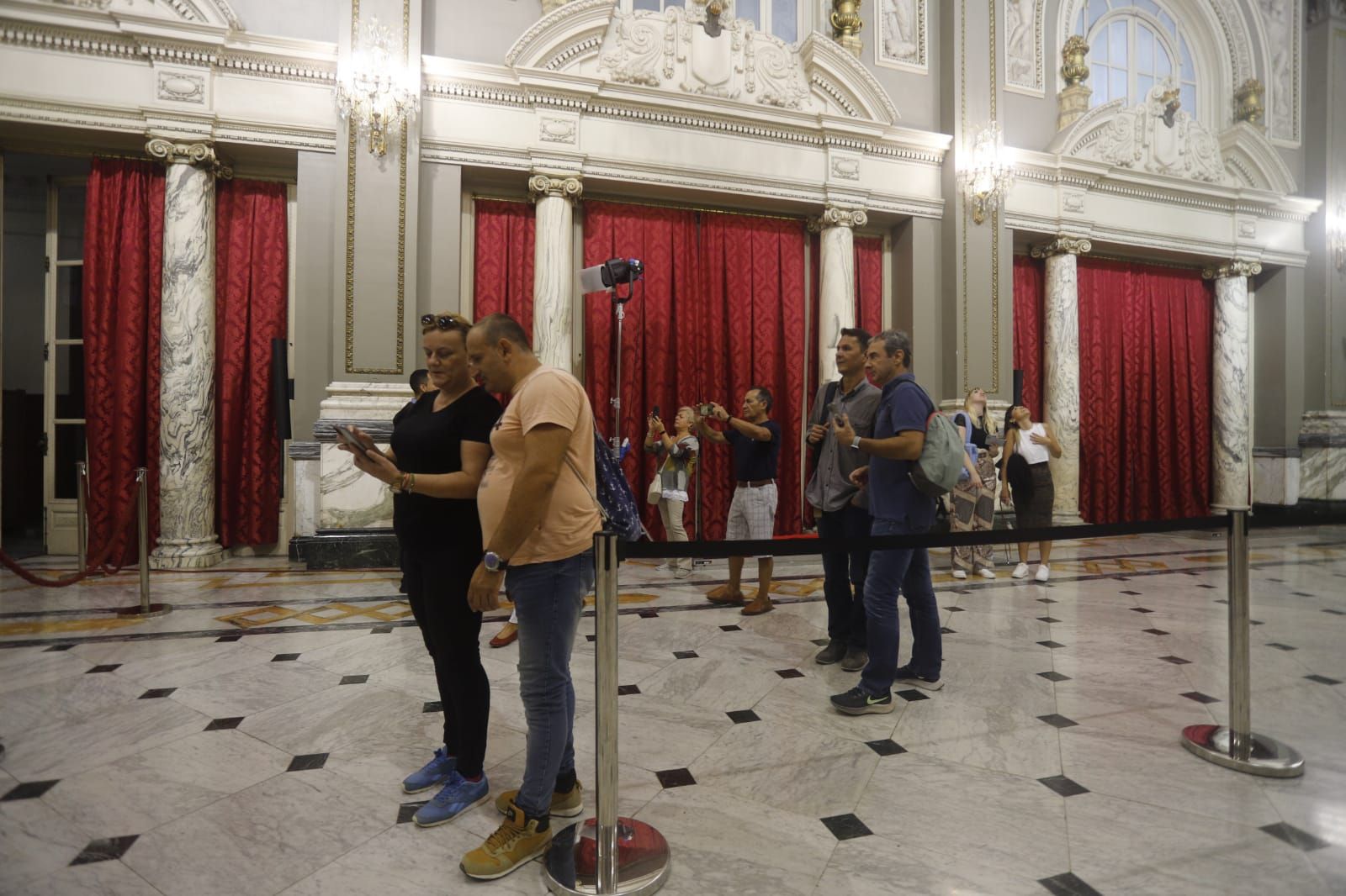 Visita a la Senyera, expuesta en el Ayuntamiento de València.