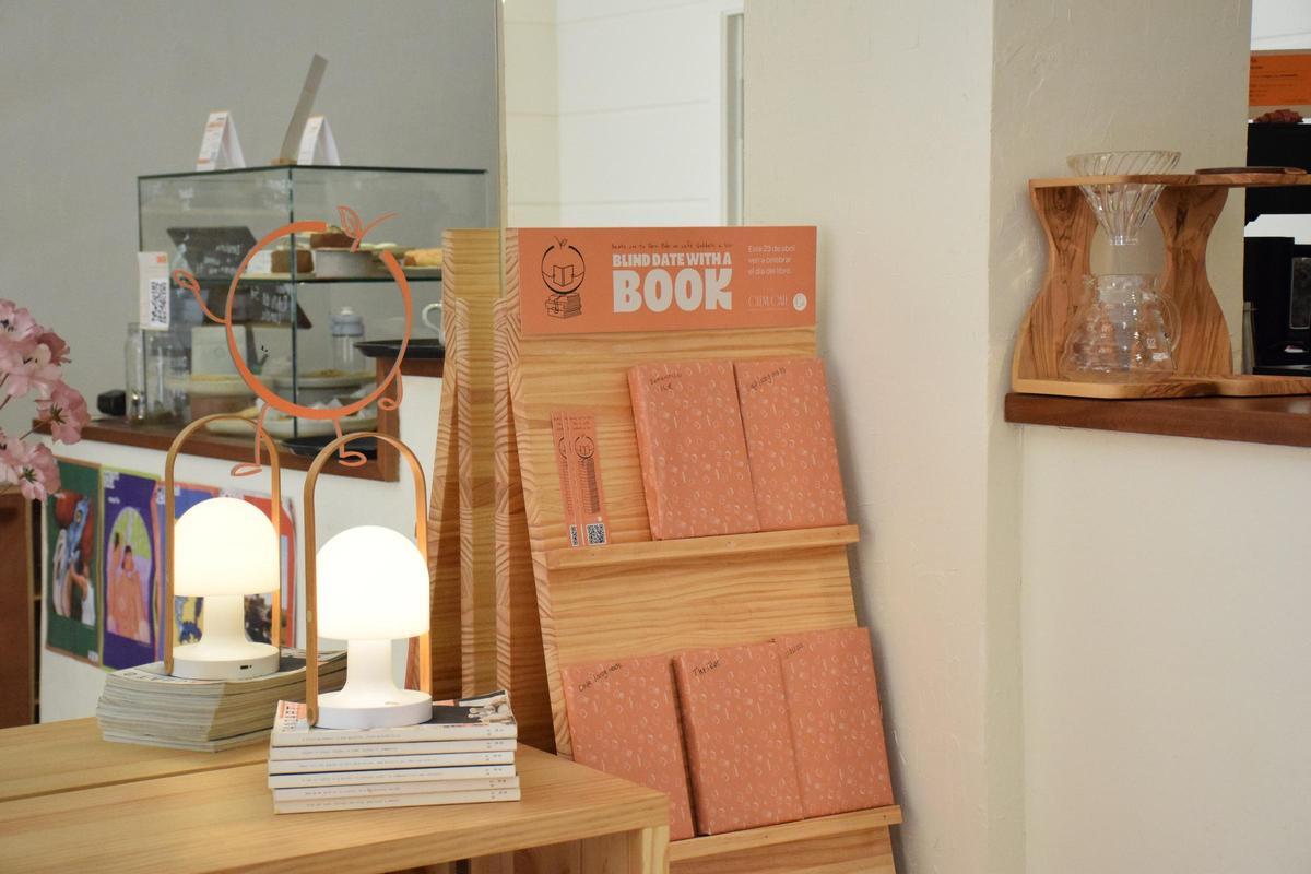 Clem Café impulsa una 'Blind date with a book' junto a La Madriguera por el Día del Libro.