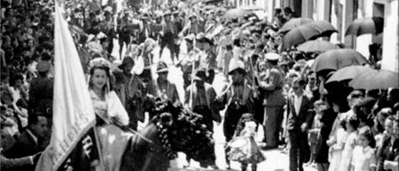 Foto histórica de las fiestas de Moros y Cristianos de Elda.