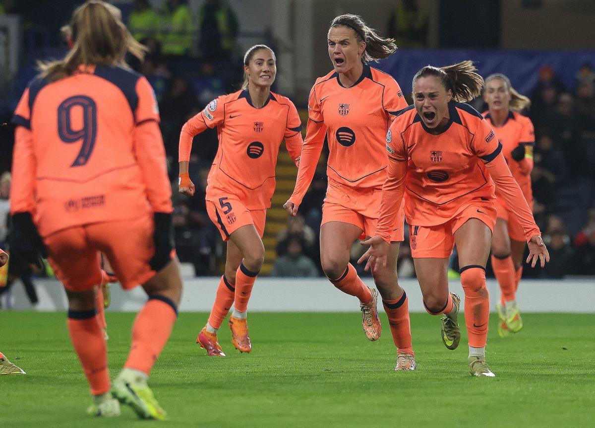 Ewa Pajor festeja un gol en el Chelsea-Barça de la Champions League Femenina 2025/26