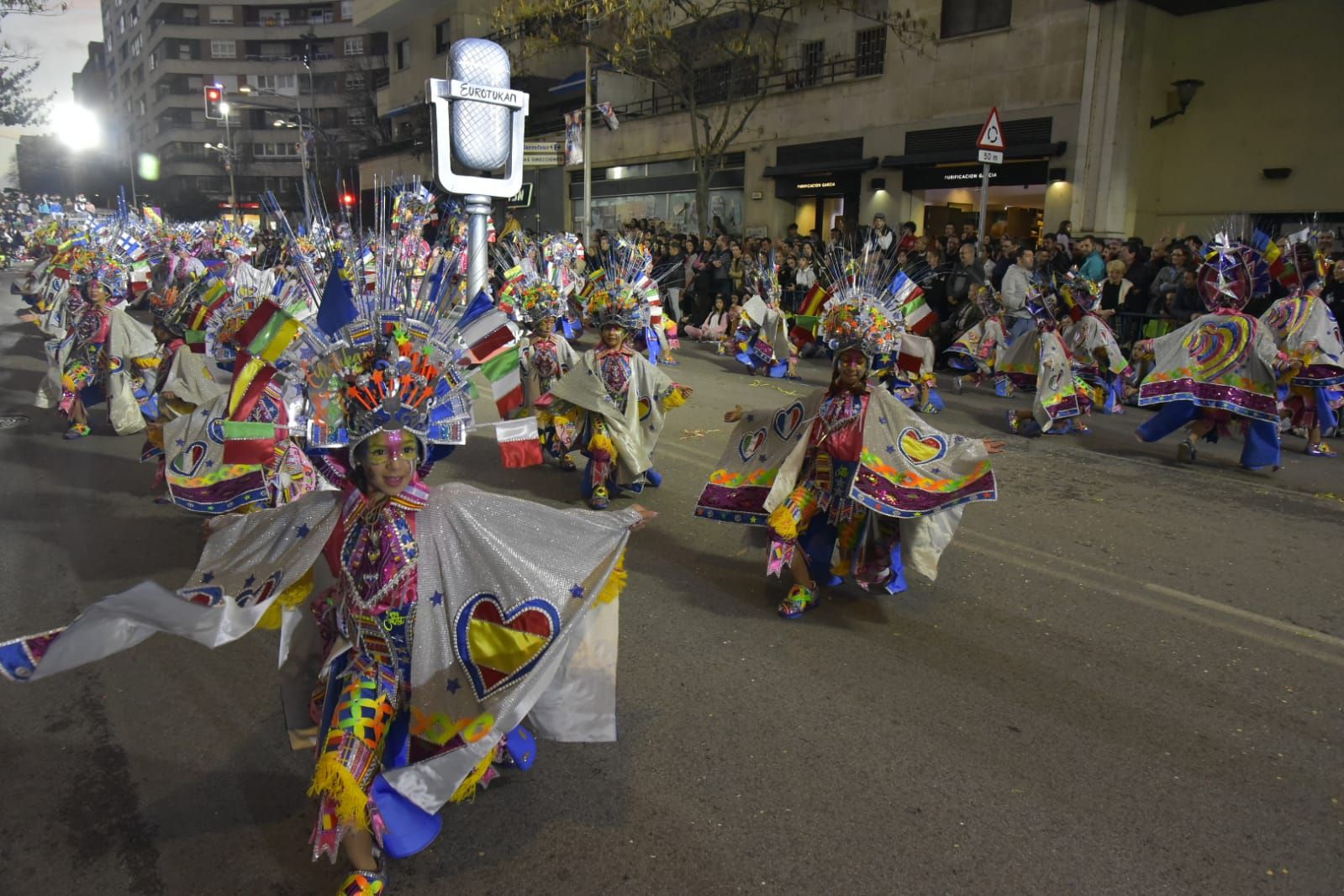 GALERÍA | Mira el desfile de comparsas infantiles de Badajoz