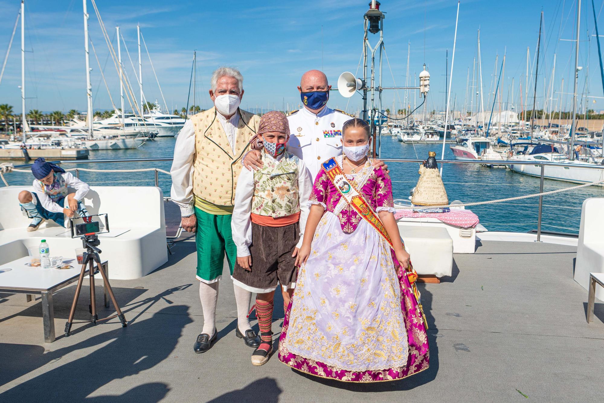 Las fallas del Marítim recuperan la Ofrenda Marinera