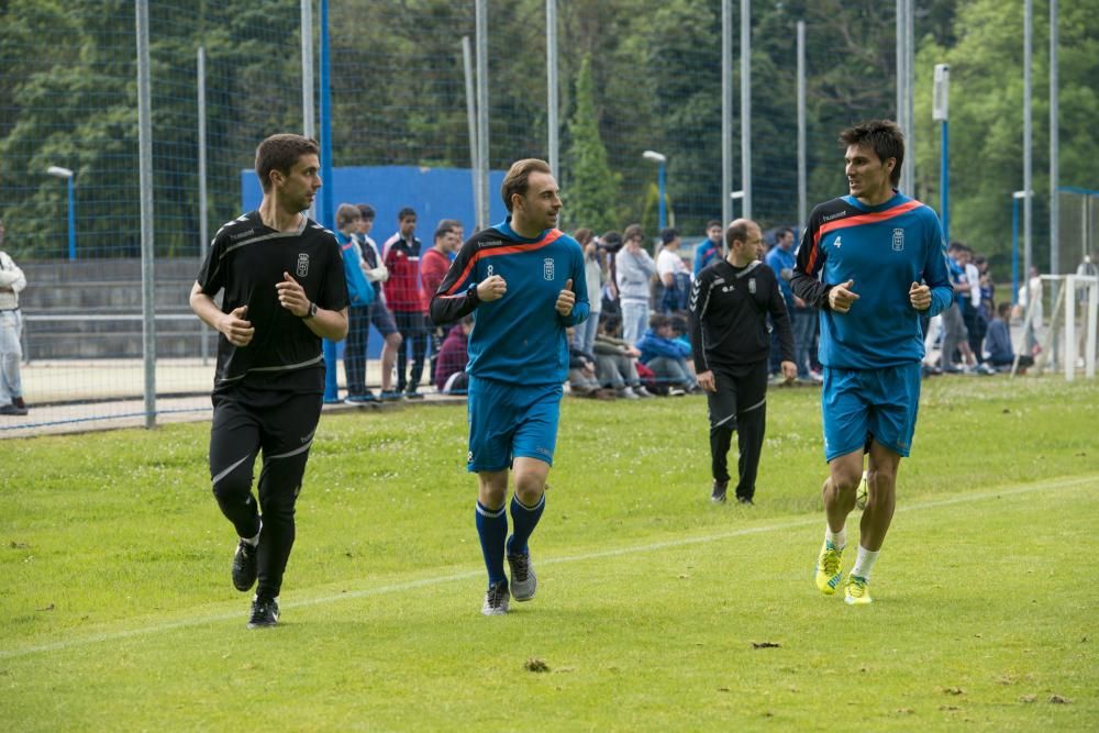 Entrenamiento del Real Oviedo y alumnos del Loyola