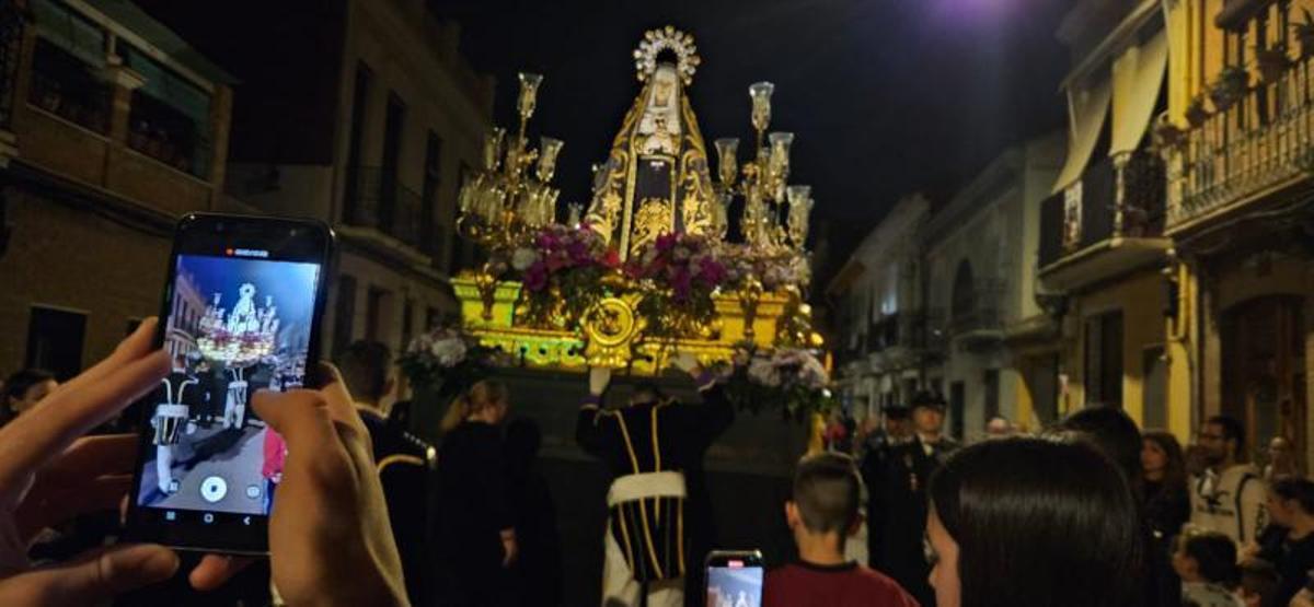 La Dolorosa fue llevada a costal por las calles del Cabanyal | M.DOMINGUEZ