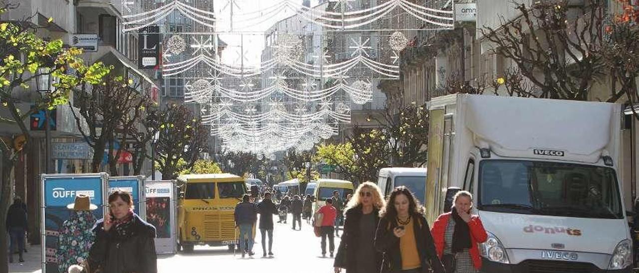 Calle Paseo, en la que se concencentra la actividad comercial. // Iñaki Osorio