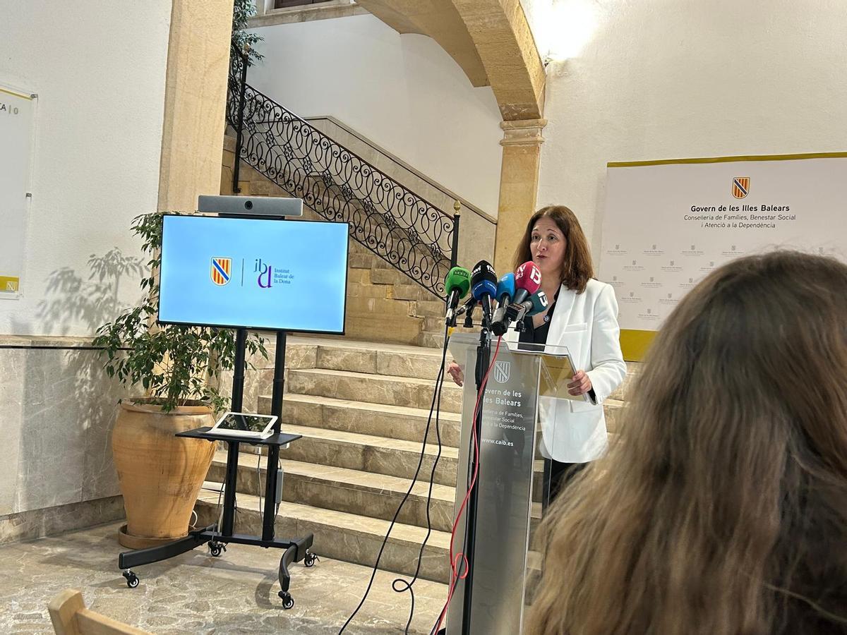 Catalina Salo, este lunes en la Conselleria de Familias, Bienestar Social y Atención a la Dependencia.