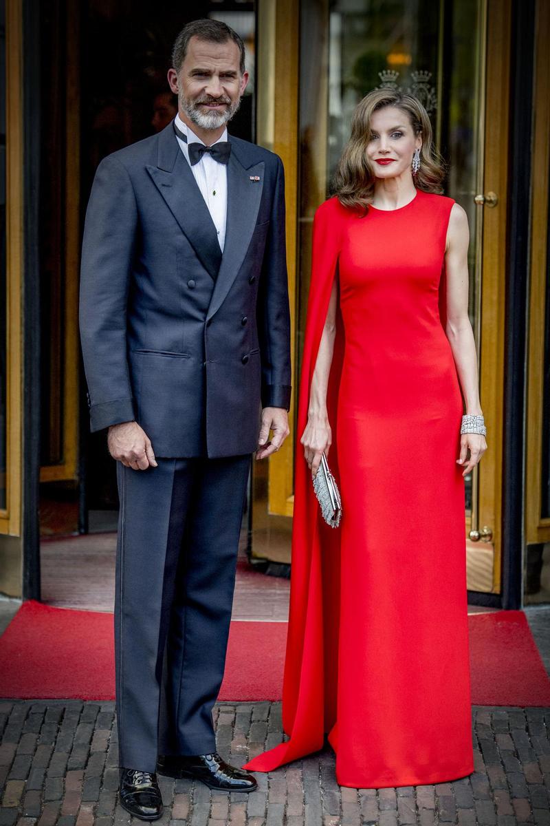 Los vestidos rojos de la reina Letizia, de Stella McCartney,