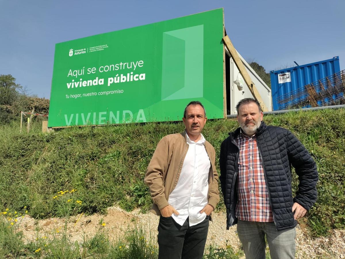 Por la izquierda, Ovidio Zapico y José Manuel Abeledo, este miércoles, en Benia.