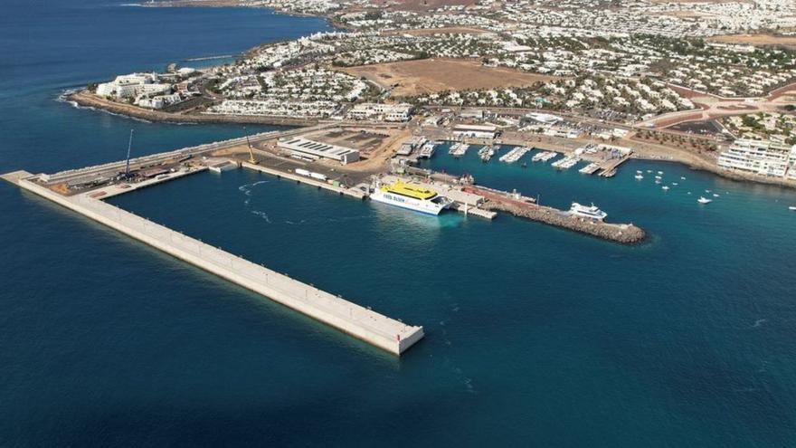 Comerciantes de Playa Blanca piden prioridad a los accesos al nuevo puerto