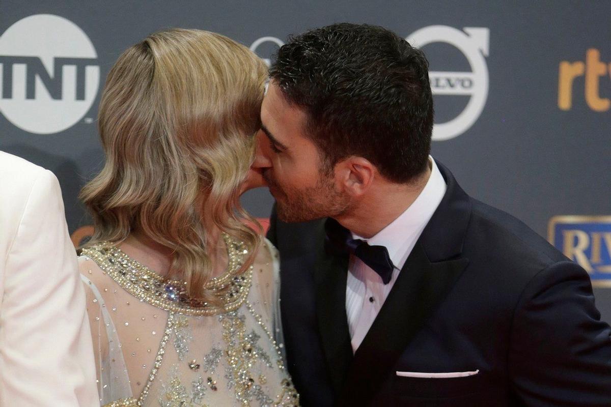 Miguel Ángel Silvestre y Amaia Salamanca, un reencuentro muy tierno en los Premios Platino