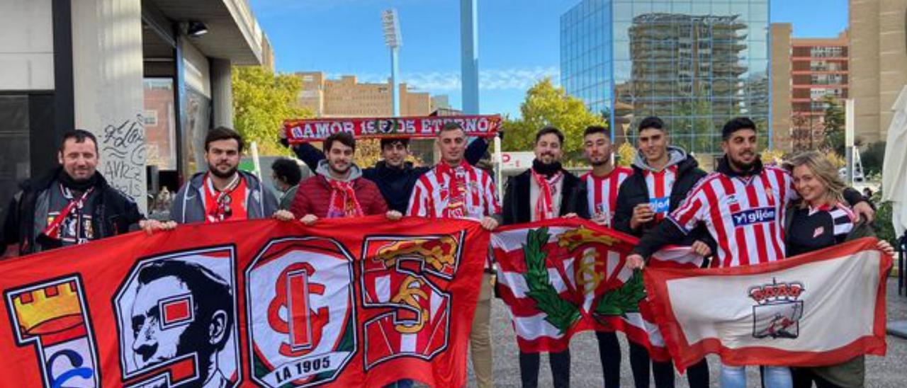 Aficionados sportinguistas, en Zaragoza.