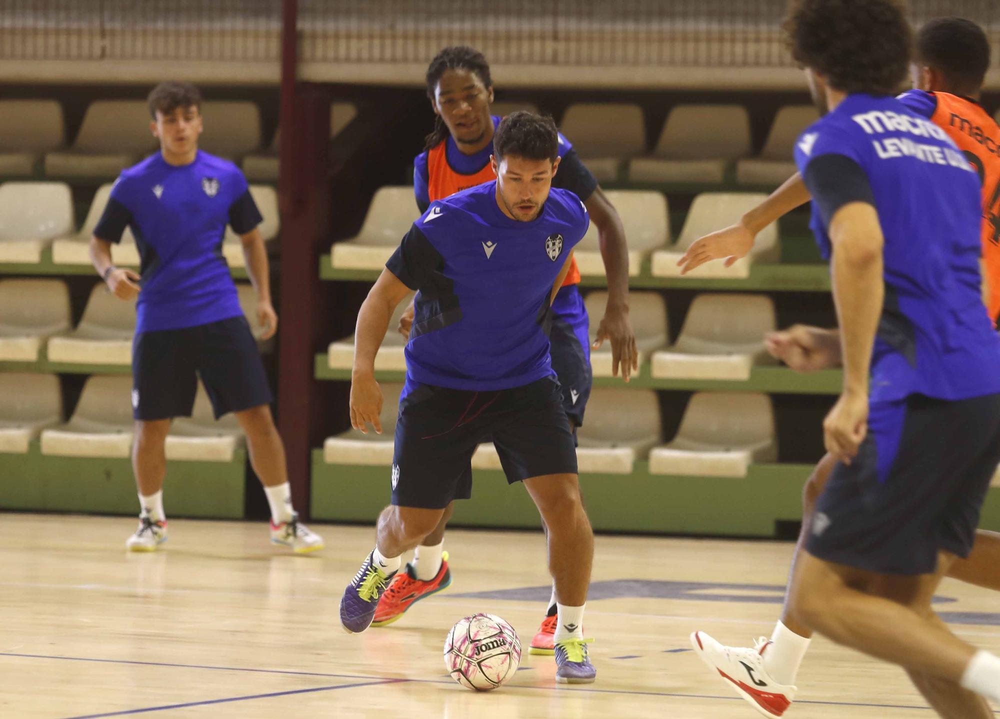 Primera sesión de trabajo para el Levante UD FS