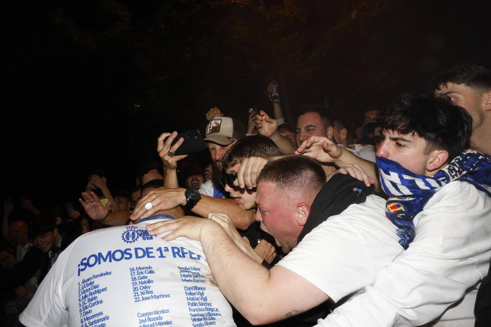 EN IMÁGENES: Locura en las calles de Avilés por el ascenso