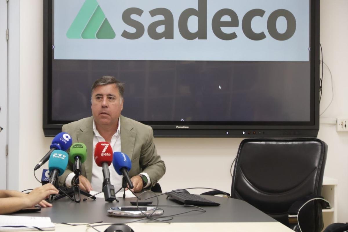 El presidente de Sadeco, Miguel Ruiz Madruga, durante la rueda de prensa.