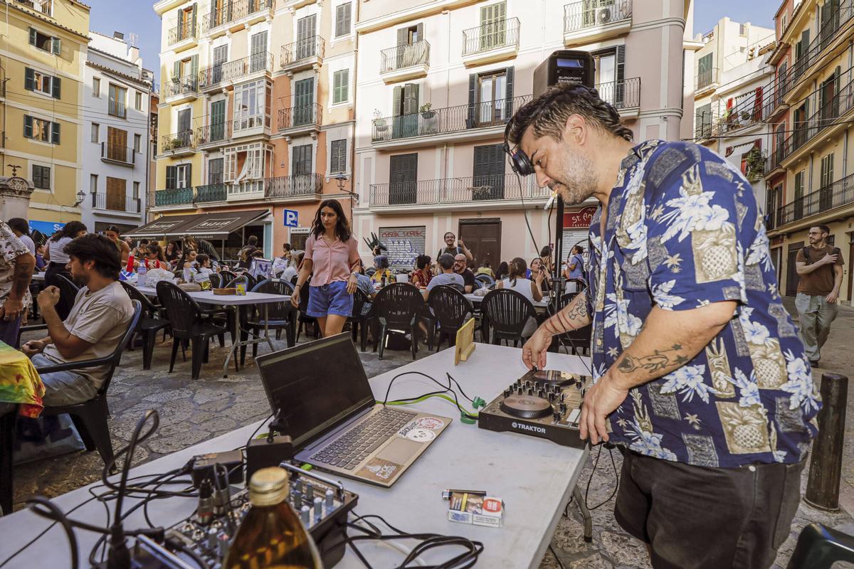 Sopar a la llesca en Plaça d'en Coll