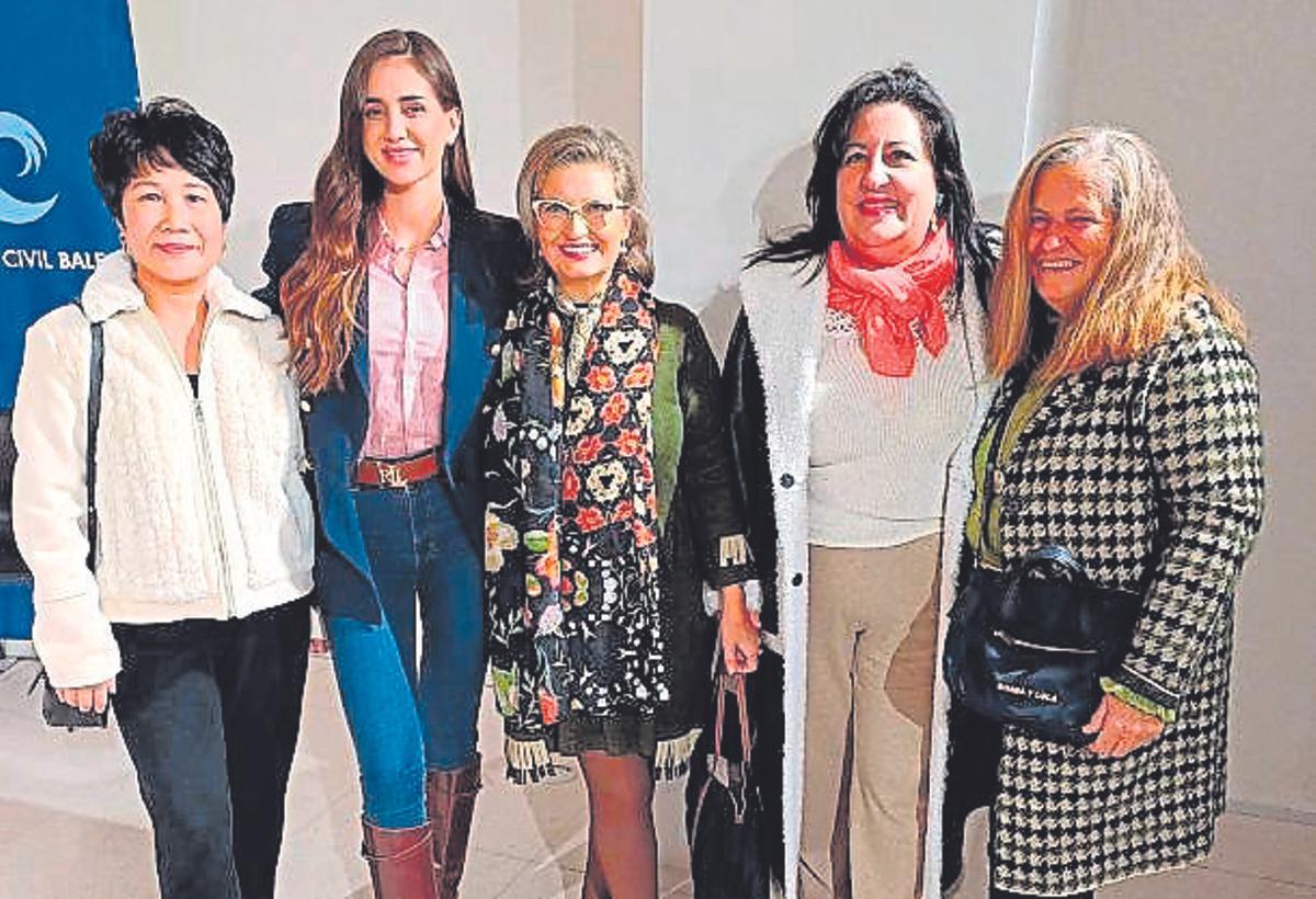 Cristina Yeh,Maica Benedicto,Sonia Saavedra,Soledad Hidalgo y Caridad  Cancela.jpg