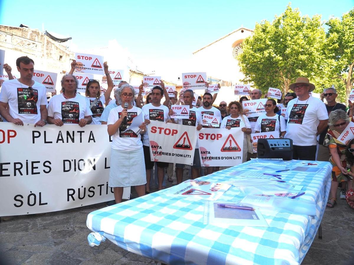 Pollença se moviliza contra las plantas de baterías de litio
