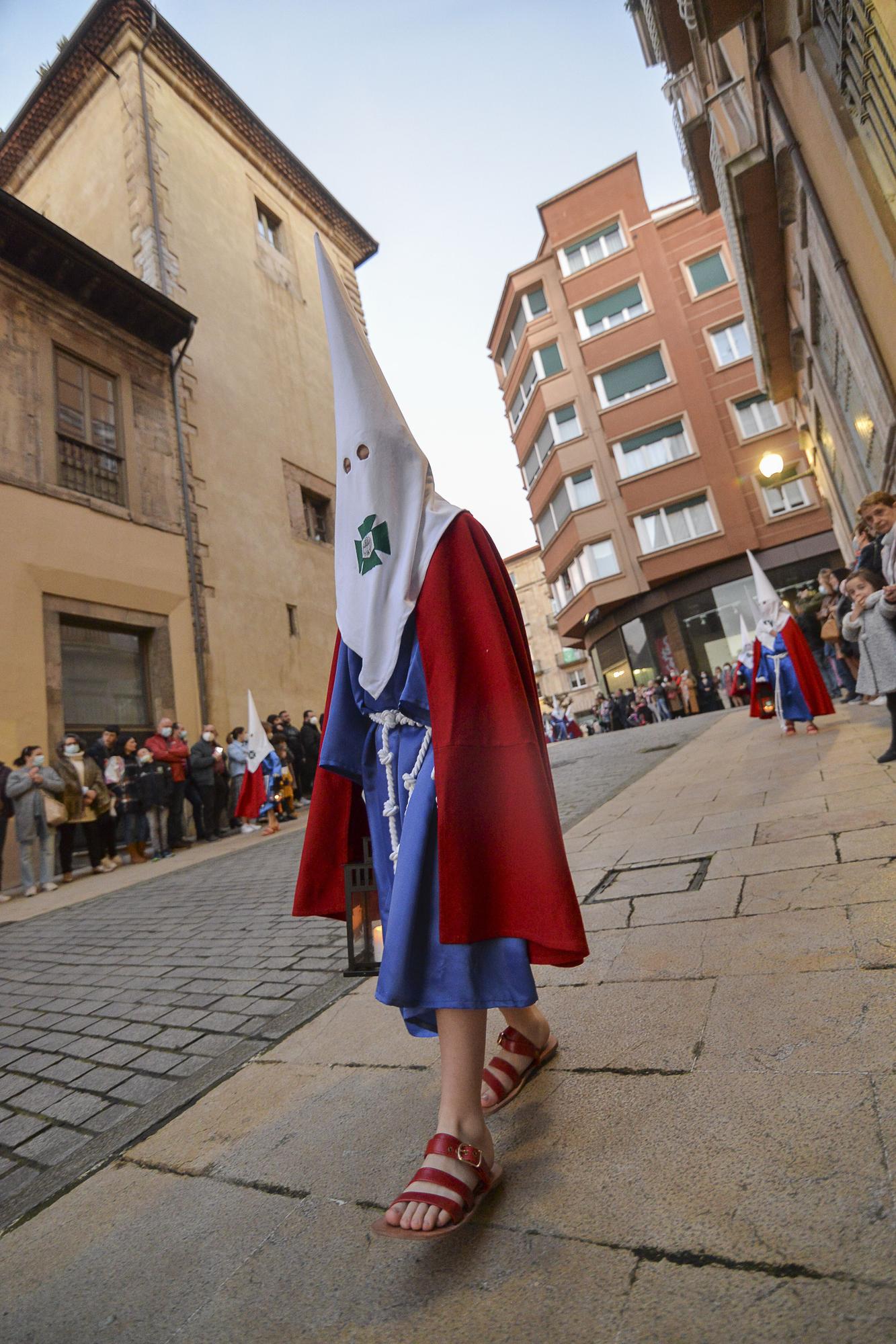 EN IMÁGENES: Los sanjuaninos protagonizan la procesión de la Tercera Palabra en Avilés