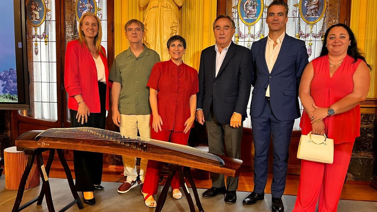 Presentación del Festival Internacional de Panticosa, anoche en el edificio Caja Rural de Aragón.