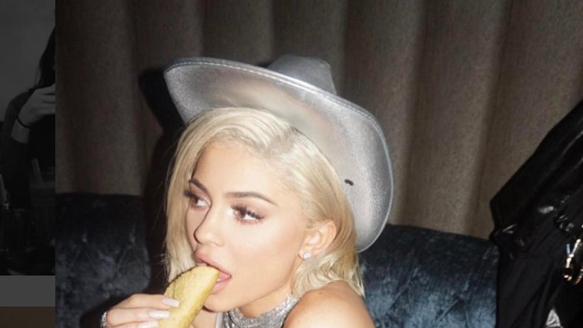 Kylie Jenner comiendo tacos