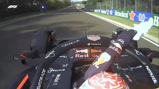 Verstappen tira una toalla a la pista y se enfrenta a una posible sanción