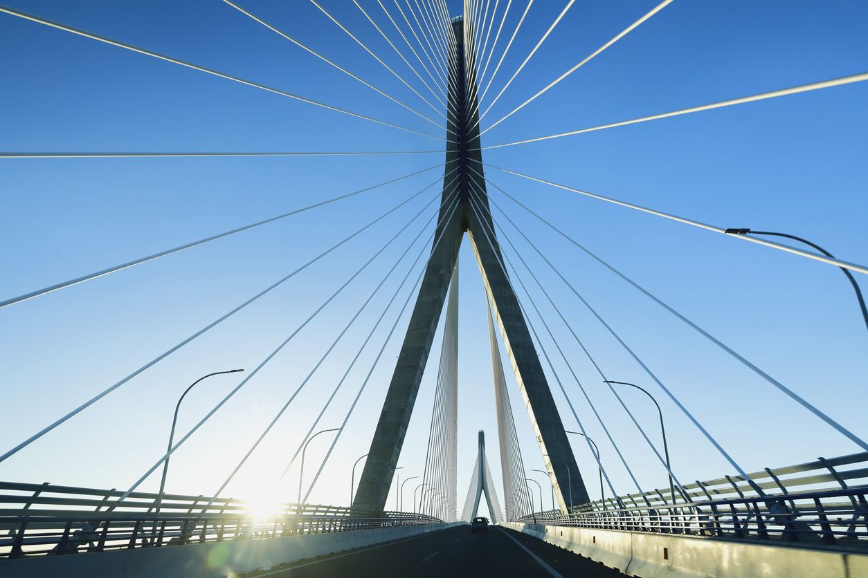 El puente de la Constitución de 1812 costó 511 millones de euros.
