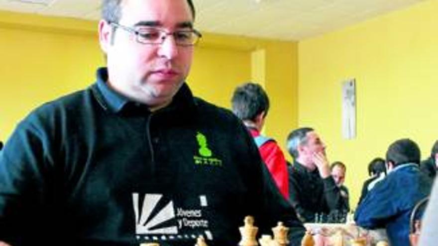Manuel Pérez Candelario AJEDRECISTA DEL CLUB MAGIC : &quot;El ajedrez en Extremadura goza en la actualidad de buena salud&quot;