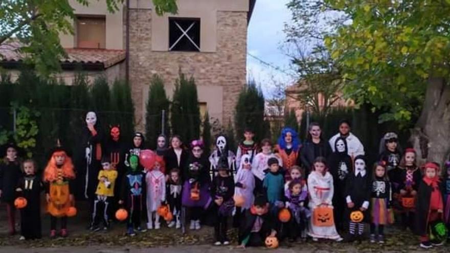 Los disfraces, concursos de calaveras y relatos de miedo y ‘La casa del terror’, entre los actos destacados. | SERVICIO ESPECIAL