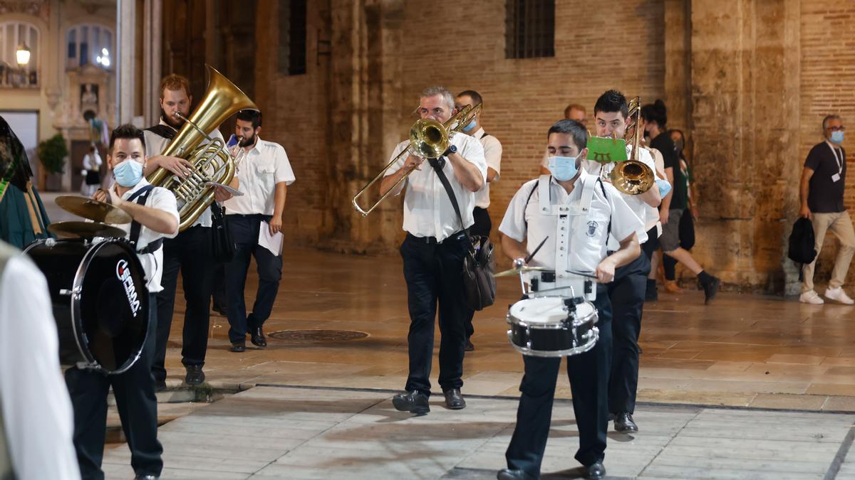 Búscate en el primer día de Ofrenda por las calles del Mar y Avellanas entre las 21:00 y 22:00 horas