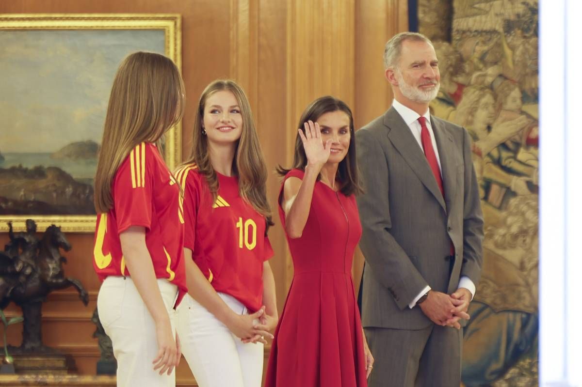 La infanta Sofía, la princesa Leonor, la reina Letizia y el rey Felipe VI reciben a la selección española de fútbol tras ganar la Eurocopa 2024