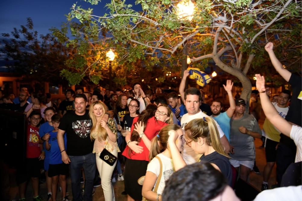 Los aficionados del UCAM lo celebran desde la universidad