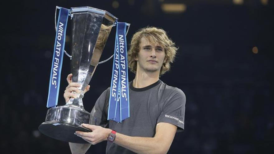 El alemán Zverev se corona maestro con solo 21 años