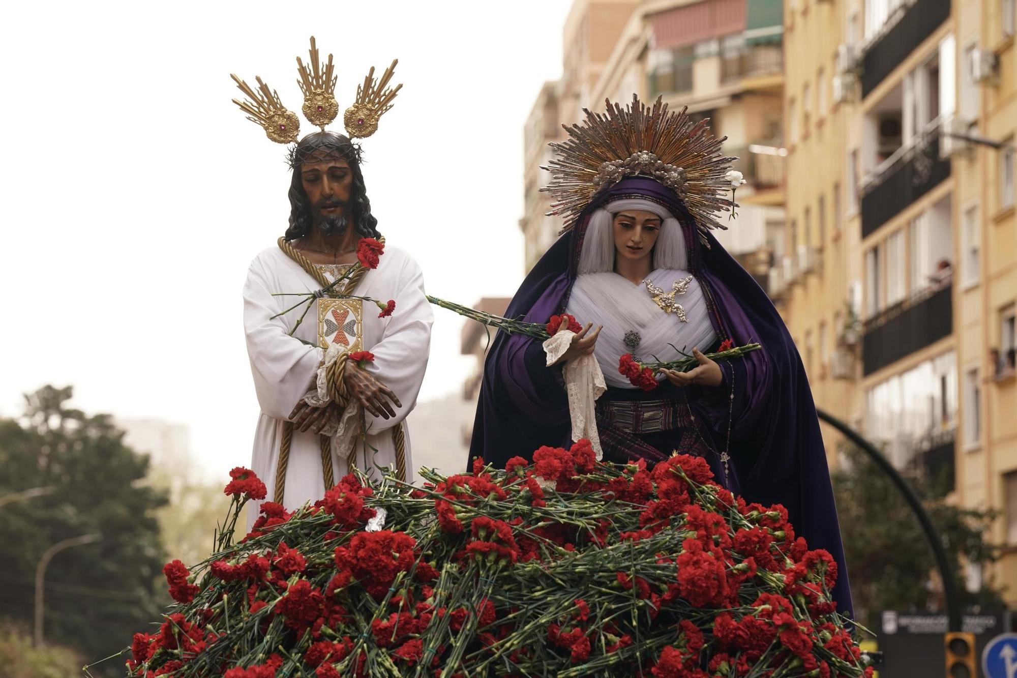 Misa del Alba y traslado de Jesús Cautivo y la Virgen de la Trinidad, en imágenes