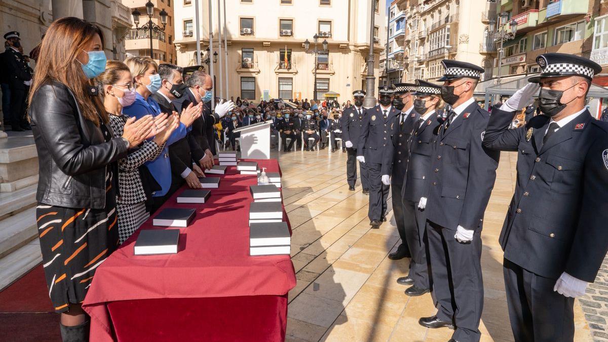 La Policía Local de Cartagena honra a San Leandro en su día grande - La  Opinión de Murcia
