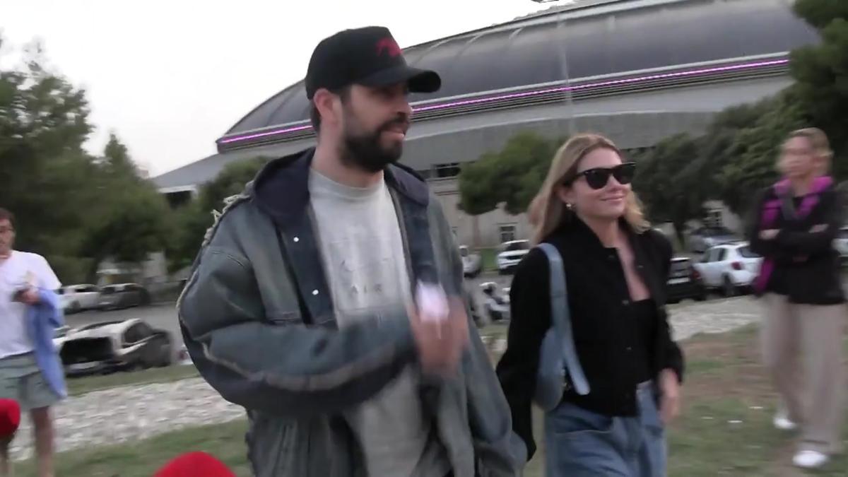 Piqué y Clara Chía, más cómplices que nunca, reaccionan a los rumores de boda con una sonrisa.