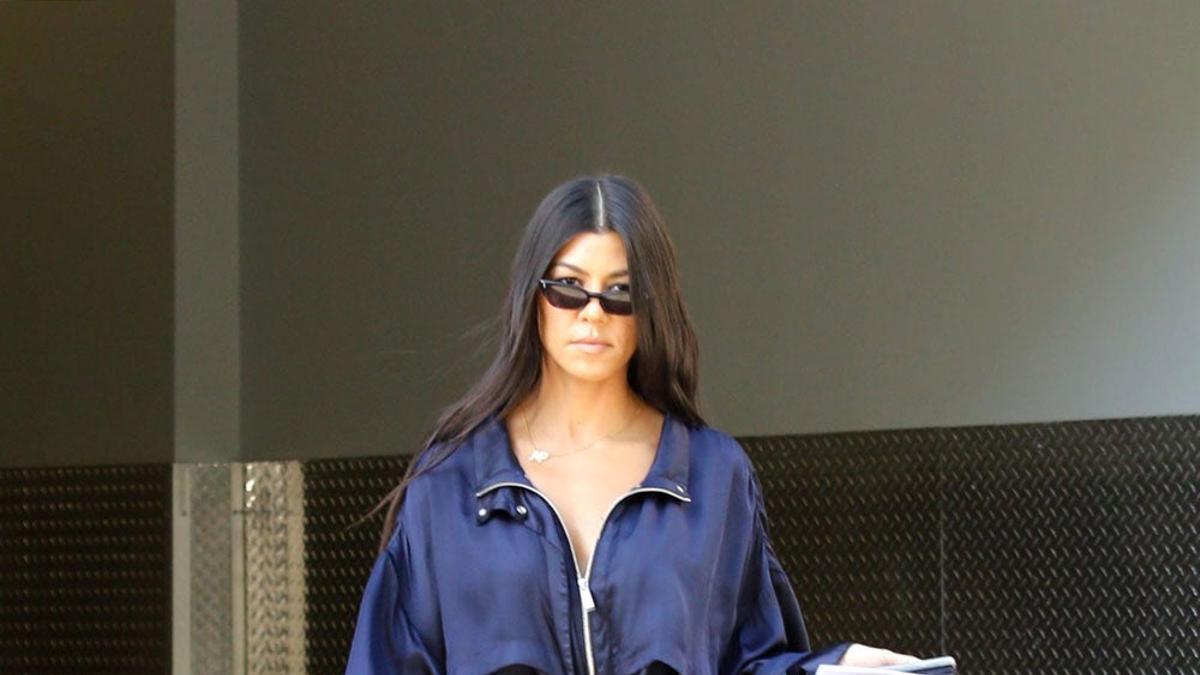 Kourtney Kardashian sale así a la calle