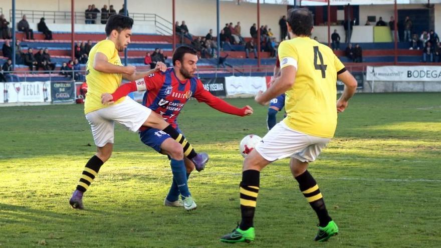 Una imagen del choque entre el Yeclano y La Unión.