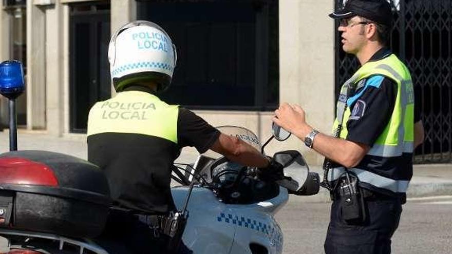 Policías locales de Sanxenxo. // Rafa Vázquez