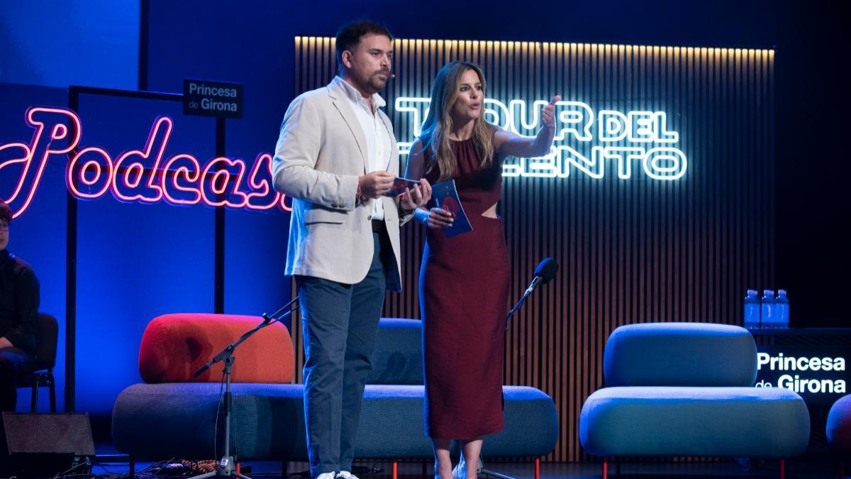 Los periodistas María Gracia y Fernando López en la presentación de los premios Princesa de Girona Internacional 2025.