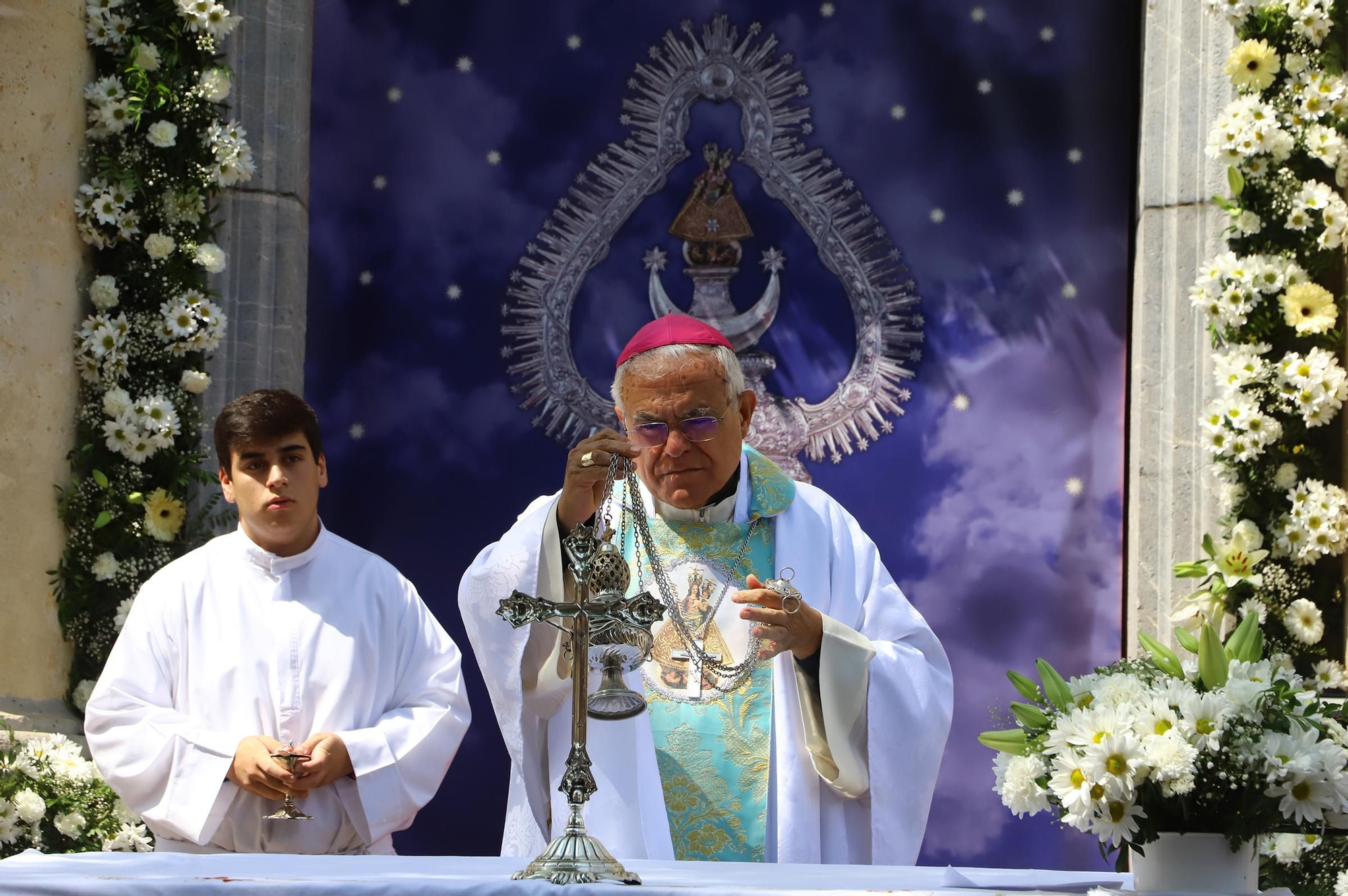 Carruajes y misa en honor de Nuestra Señora de la Salud