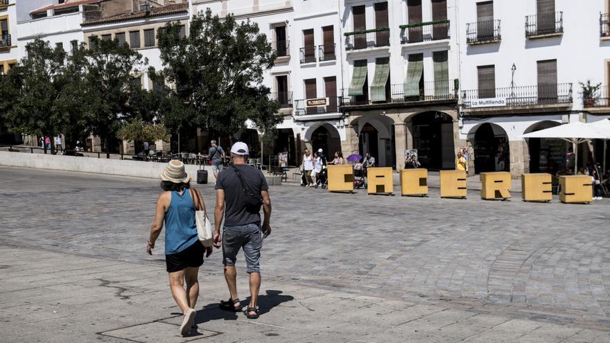 Cáceres registró 15.000 turistas más en verano, según el GPS de los móviles