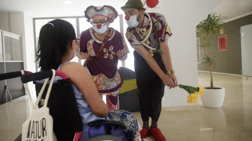 Los hospitales murcianos atienden cada año a cinco niños extranjeros con leucemia