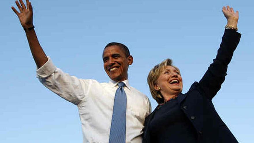 Clinton apoya a su compañero de partido, Barack Obama, durante la campaña para la presidencia de EE UU en Orlando, Florida; el pasado octubre.