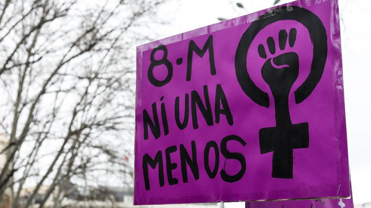 Pancarta durante una manifestación del 8M.