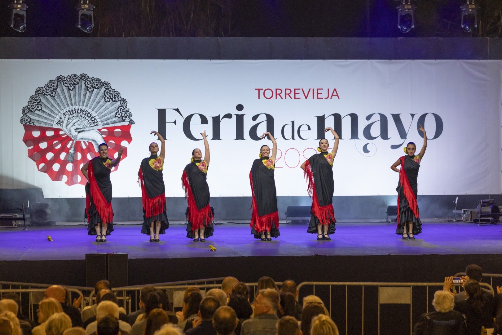 Por sevillanas en la Feria de Mayo de Torrevieja 2025