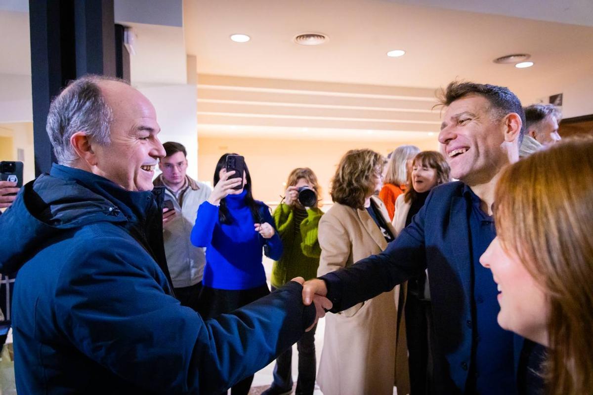 La presentació va reunir prop de 200 persones al teatre