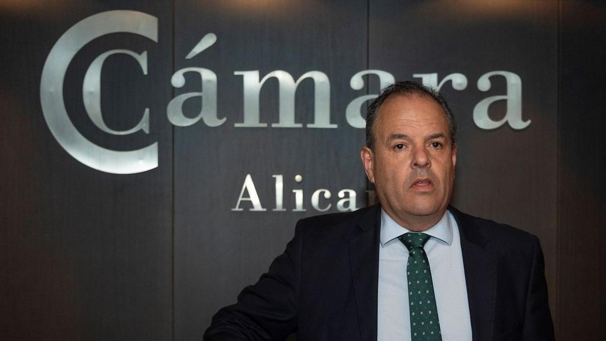La "pasión" de Carlos Baño: el presidente de la Cámara de Comercio de Alicante compara su situación con la crucifixión de Jesucristo