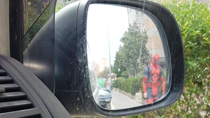 ¿Qué hacía Deadpool vagando por Alicante durante el confinamiento?